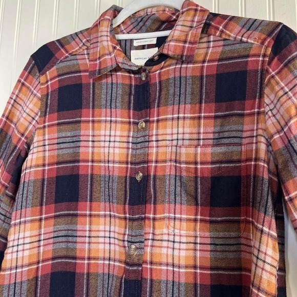 American Eagle Boyfriend Fit - Ah-Mazingly Soft Plaid button down - Size S - - Picture 4 of 6